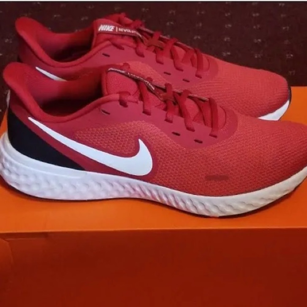 Size 11 - Nike Revolution 5 Gym Red